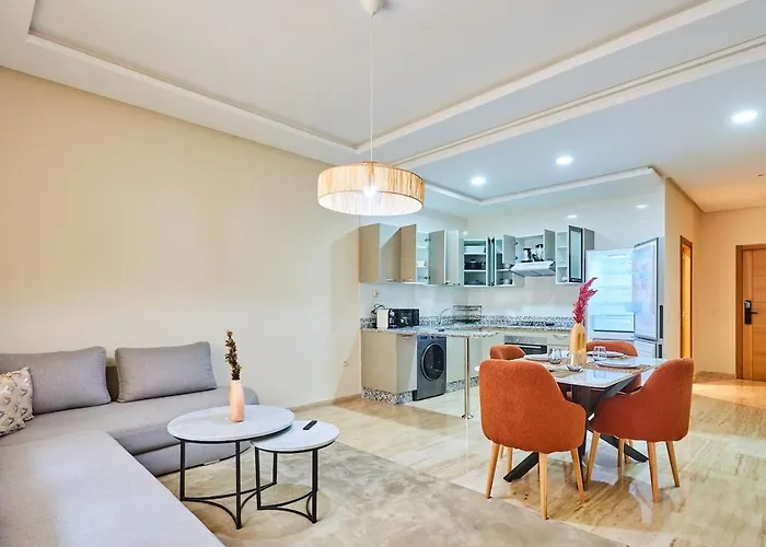 City Escape Modern 1-Bed Near Casa Voyageurs