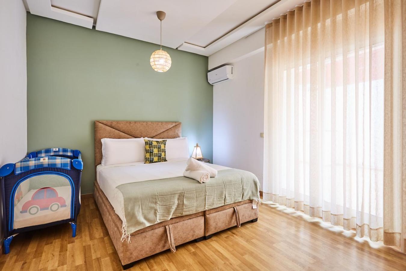 Escape Modern 1-bed Near Casa Voyageurs Apartment *